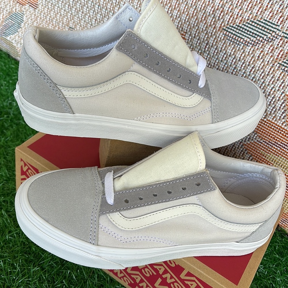 Vans WMNS Old Skool
Color Block Grey/Multi
VN0ASKRS6KL Sneakers - Picture 11 of 16